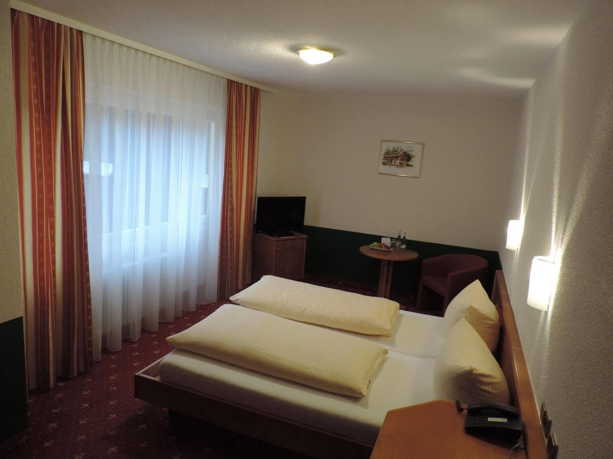 Waldhotel Forellenhof Baden-Baden Bagian luar foto